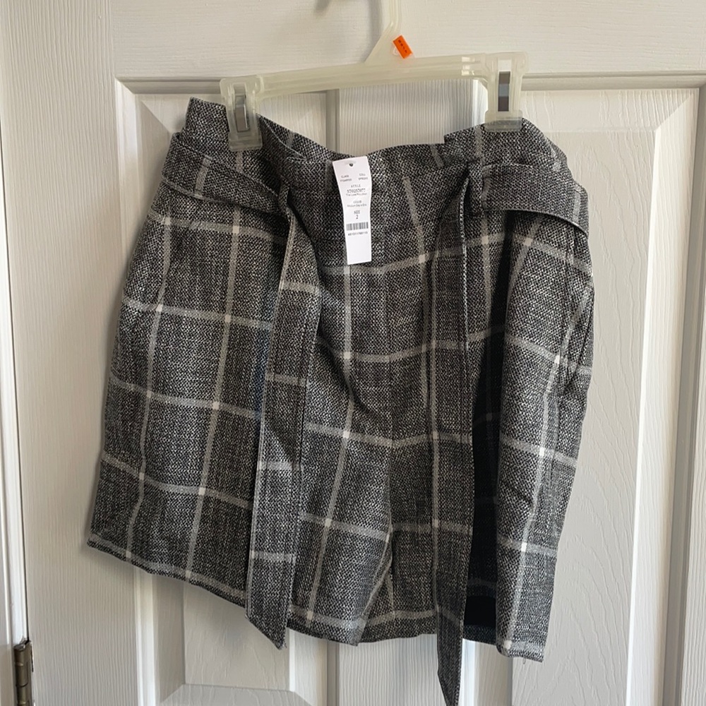 The Luce Plaid Short   Color medium gray w ecru